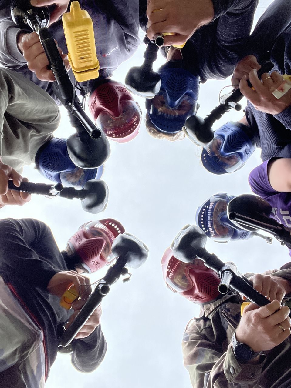 Groupe réuni avant une partie de paintball chez Team Square
